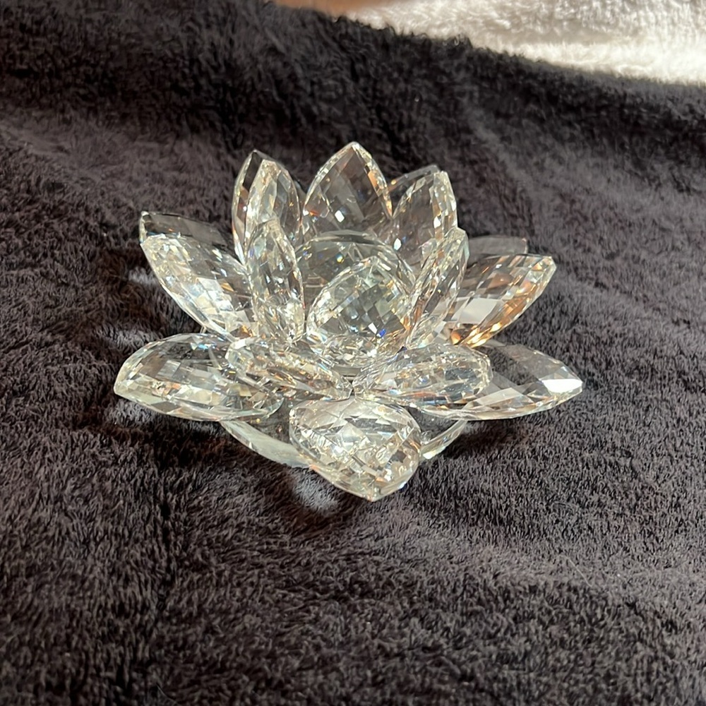 Decorative glass flower
